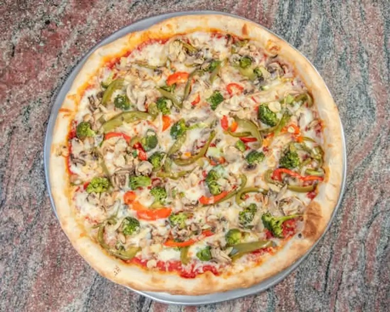 CHICKEN & TOMATO PIZZA PIE